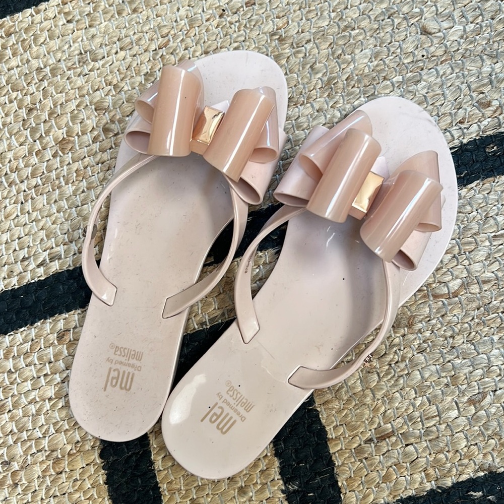 Mel by Melissa jelly bow flip flops